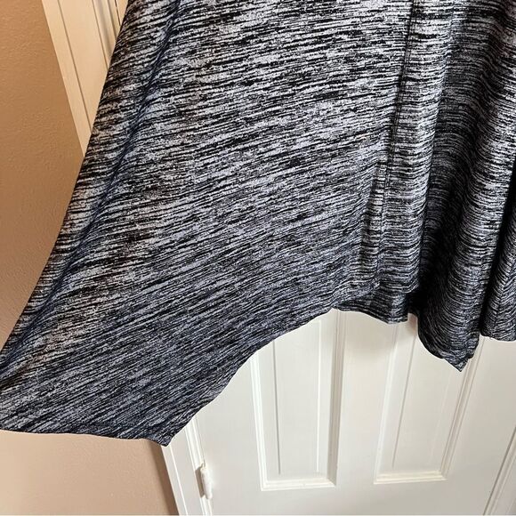 Cupio Black and Gray Asymmetrical Tunic with 3/4 Sleeves - Picture 5 of 6